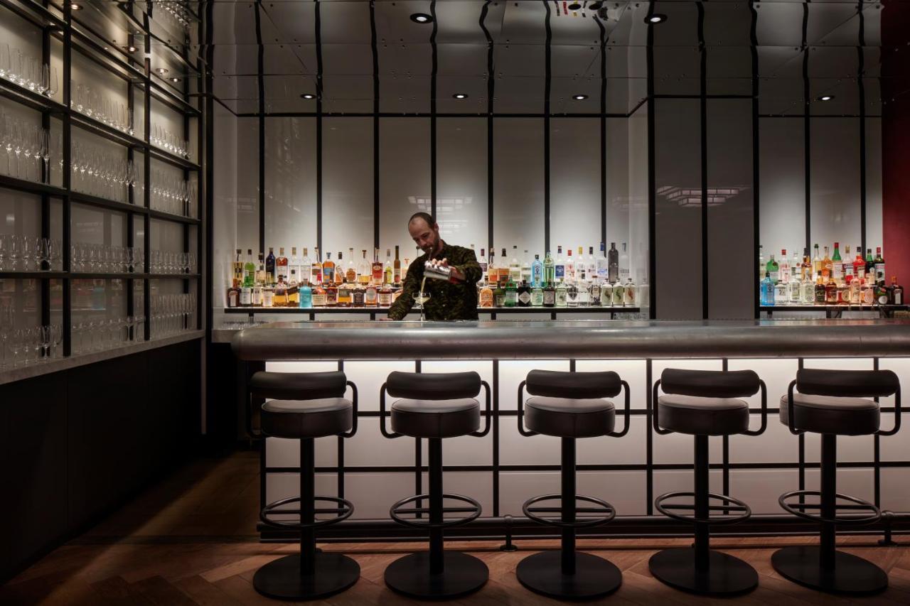 Riggs Washington Dc Hotel Exterior photo The bar at the London Edition